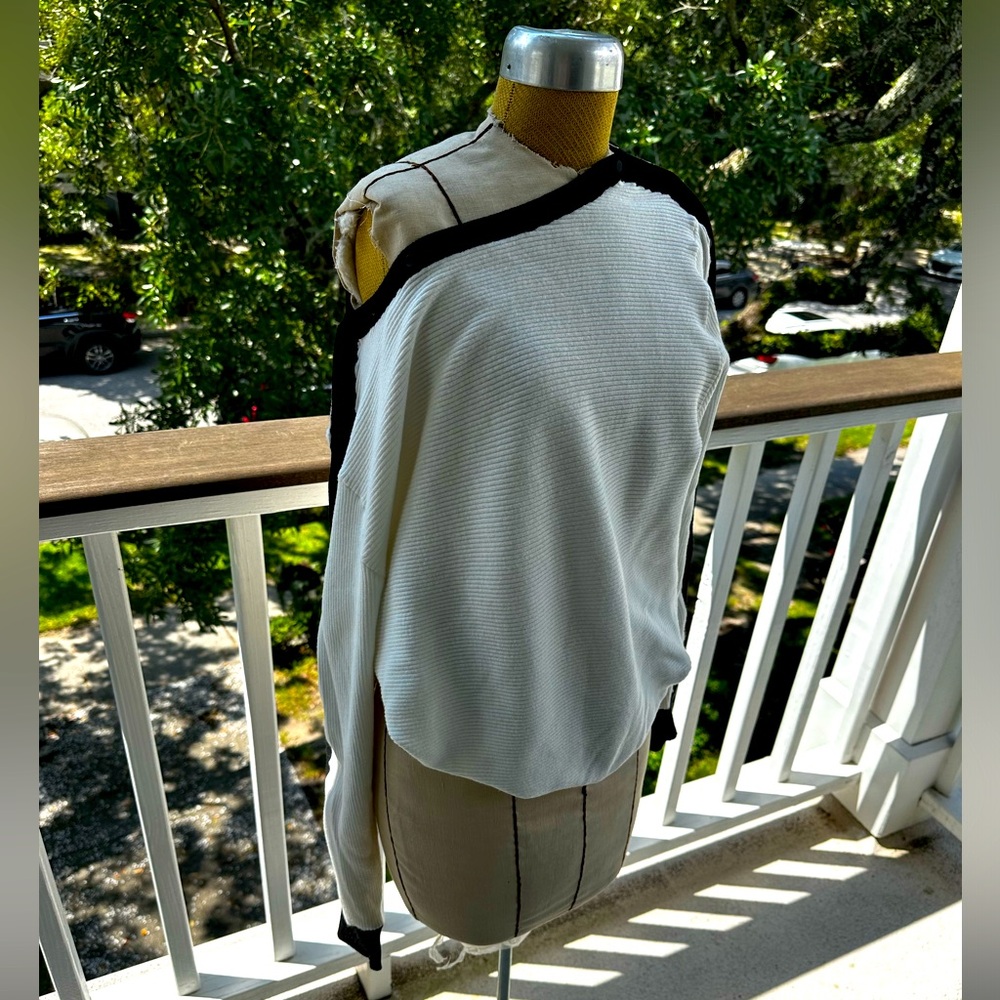 Blanc Noir sweater. Snap detail to wear multiple ways. Excellent preloved cond